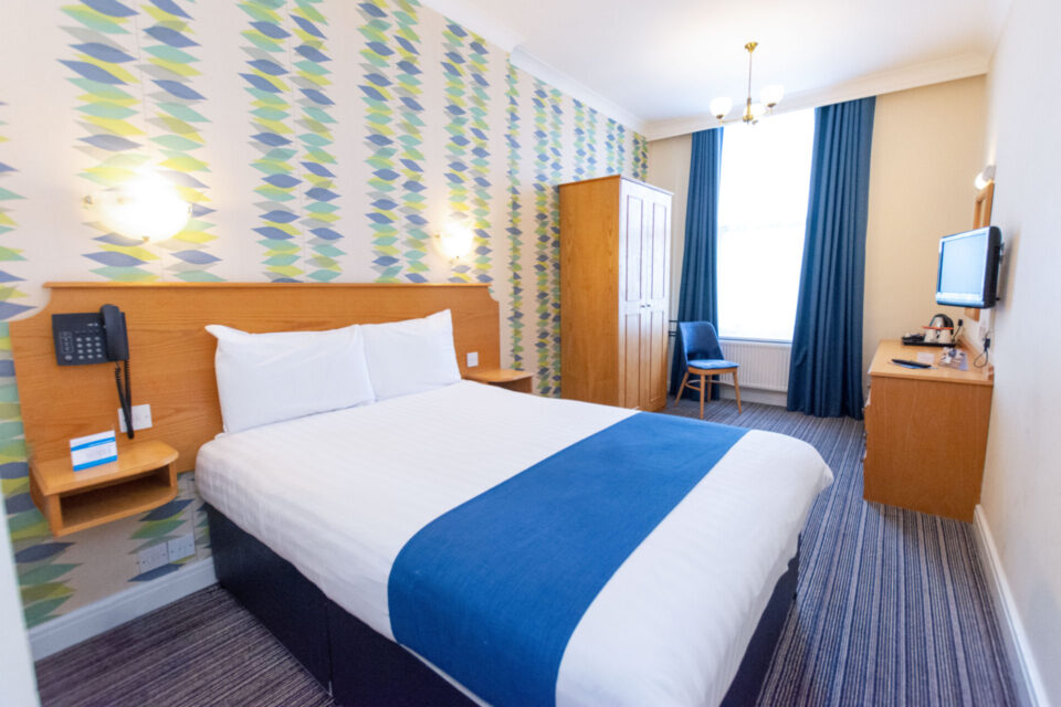 TLH Carlton Hotel, Torquay Double Bedroom