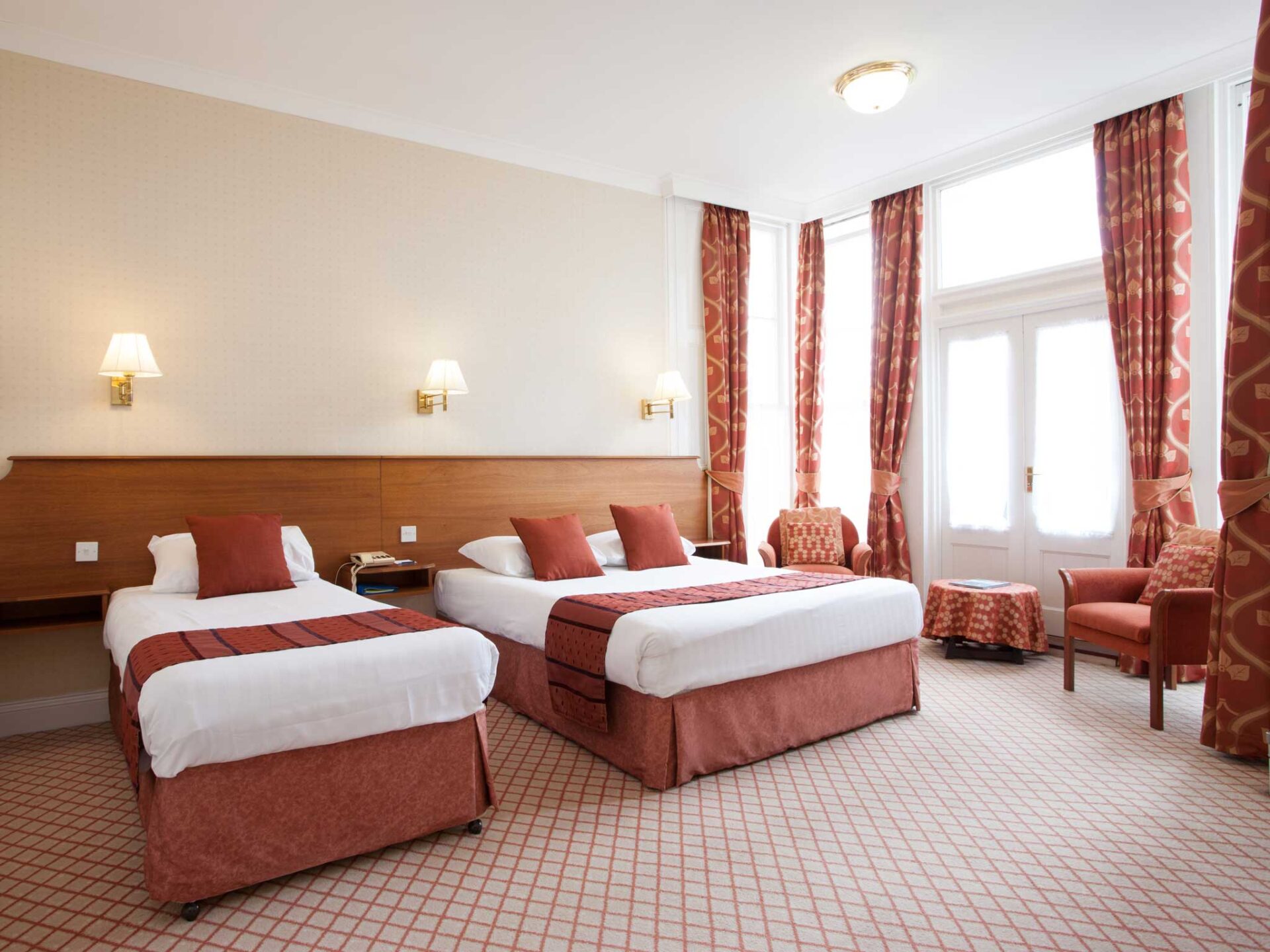 tlh-toorak-hotel-bedrooms-tlh-leisure-resort-torquay