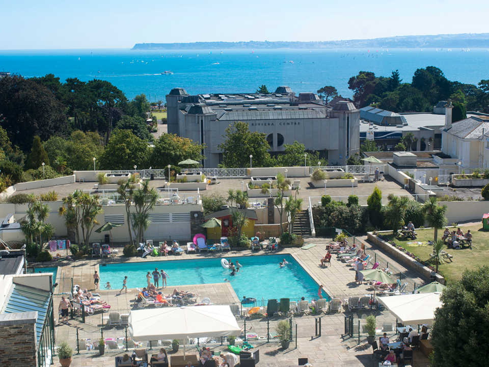 A Guide to Torre Abbey Sands in Torquay Location & Accessibility